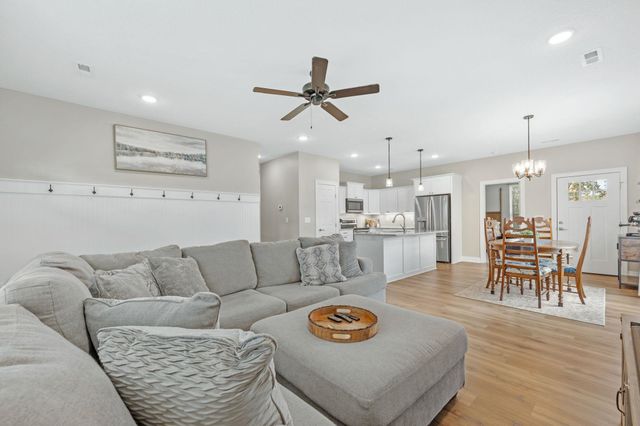501 Sweetwater Rd, Maize, KS 67101