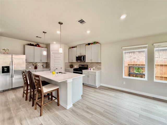 6415 Brazos Trail Drive, Richmond, TX 77469