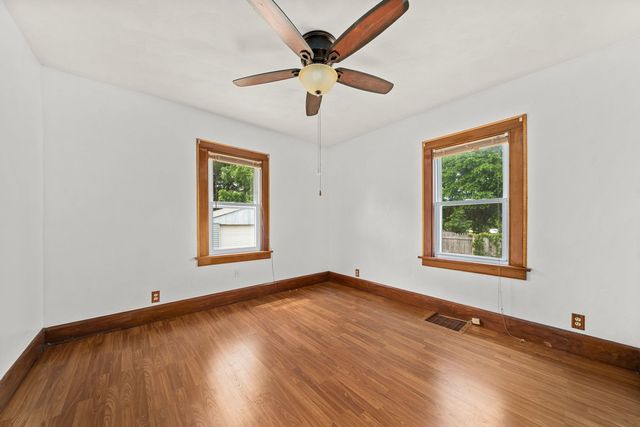 1220 N Springfield Avenue, Rockford, IL 61101