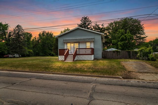 1220 N Springfield Avenue, Rockford, IL 61101