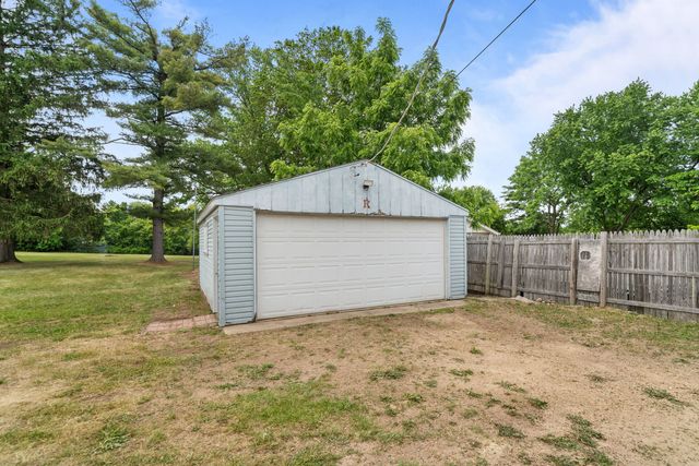 1220 N Springfield Avenue, Rockford, IL 61101