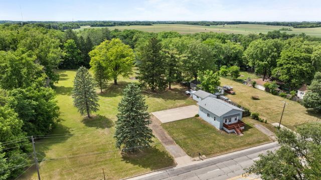 1220 N Springfield Avenue, Rockford, IL 61101