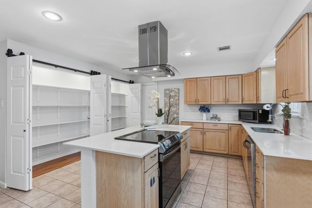 5410 Indigo Street, Houston, TX 77096
