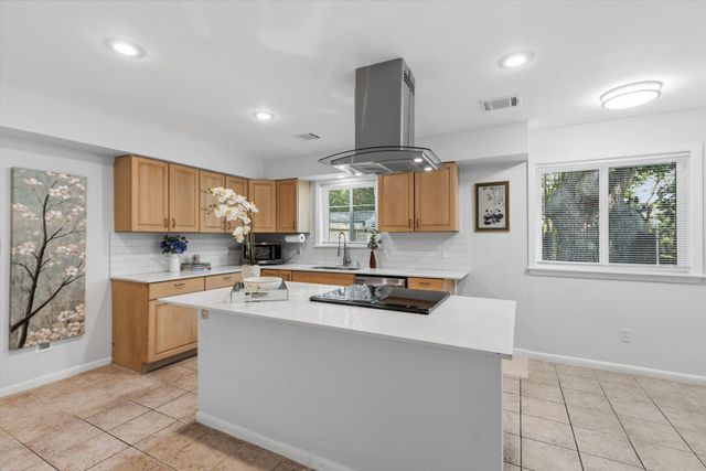 5410 Indigo Street, Houston, TX 77096