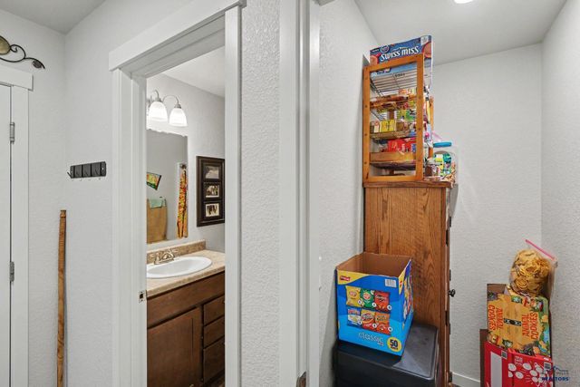 400 HENRY POTTER RD, Box Elder, SD 57719