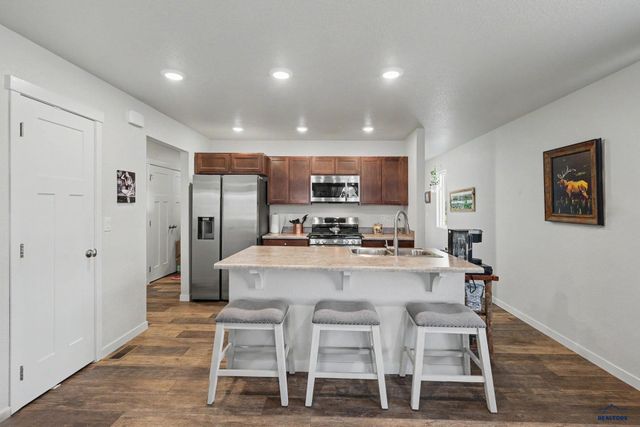 400 HENRY POTTER RD, Box Elder, SD 57719