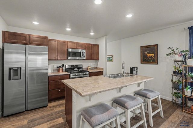 400 HENRY POTTER RD, Box Elder, SD 57719