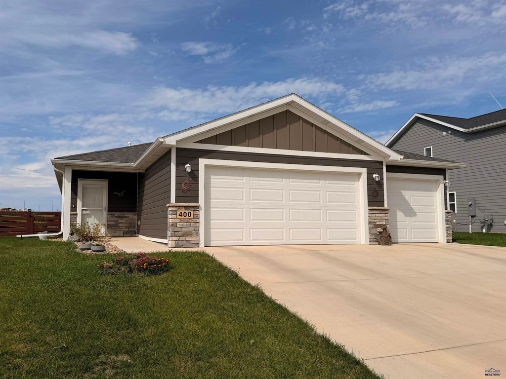 400 HENRY POTTER RD, Box Elder, SD 57719