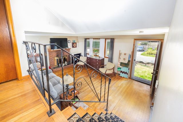 73 Sherman St, Brockton, MA 02302