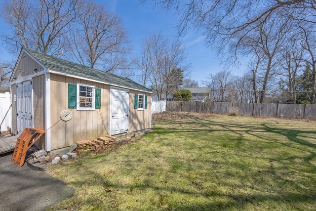 73 Sherman St, Brockton, MA 02302