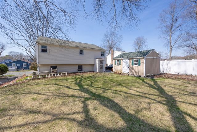 73 Sherman St, Brockton, MA 02302