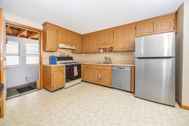 73 Sherman St, Brockton, MA 02302