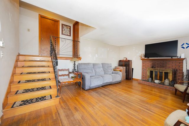 73 Sherman St, Brockton, MA 02302