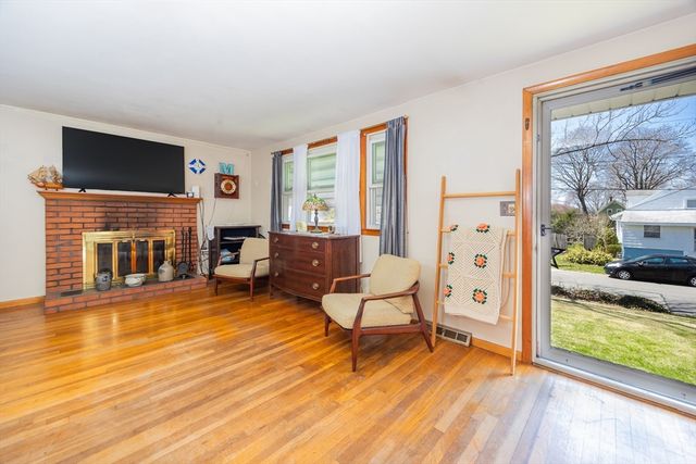 73 Sherman St, Brockton, MA 02302