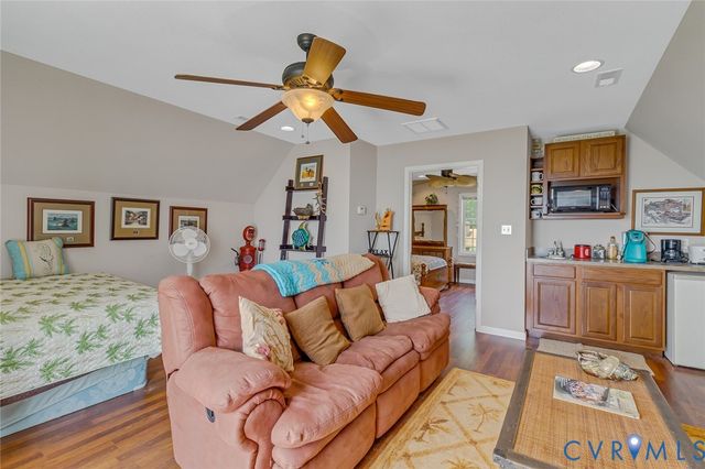 13 Leming Ave, Reedville, VA 22539