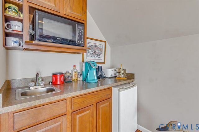 13 Leming Ave, Reedville, VA 22539