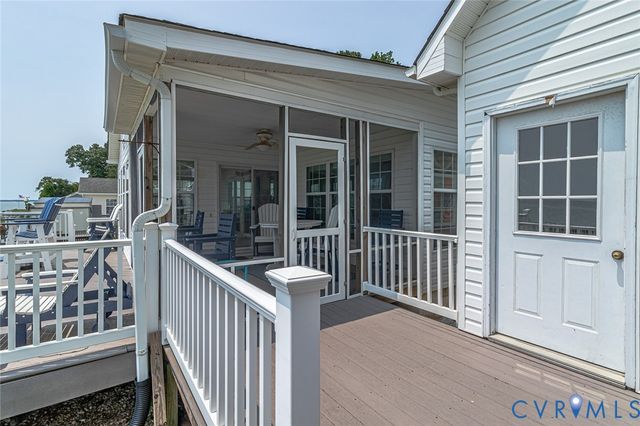 13 Leming Ave, Reedville, VA 22539