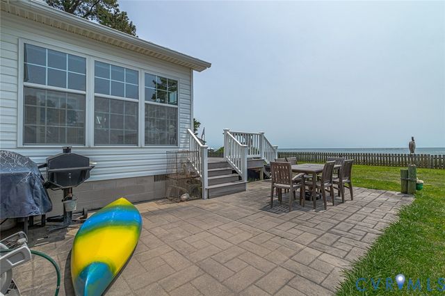 13 Leming Ave, Reedville, VA 22539