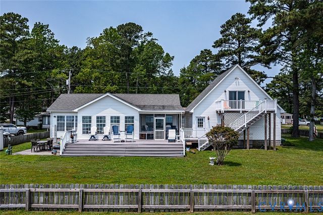 13 Leming Ave, Reedville, VA 22539