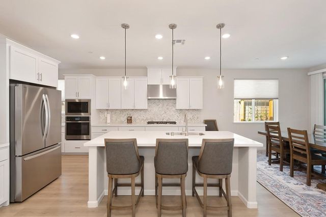 1697 Donner Ln, Lincoln, CA 95648