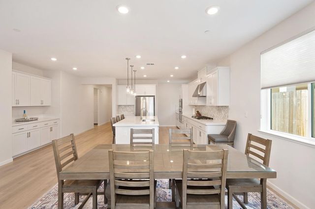 1697 Donner Ln, Lincoln, CA 95648