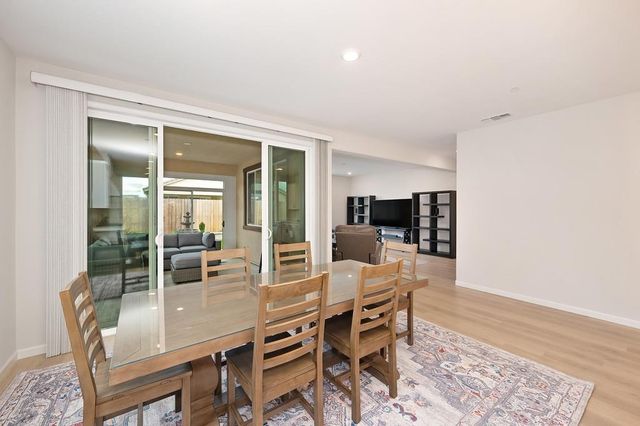 1697 Donner Ln, Lincoln, CA 95648