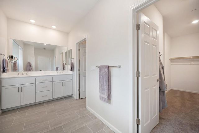 1697 Donner Ln, Lincoln, CA 95648