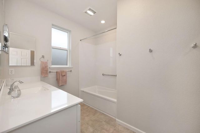 1697 Donner Ln, Lincoln, CA 95648