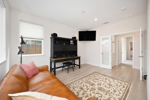 1697 Donner Ln, Lincoln, CA 95648