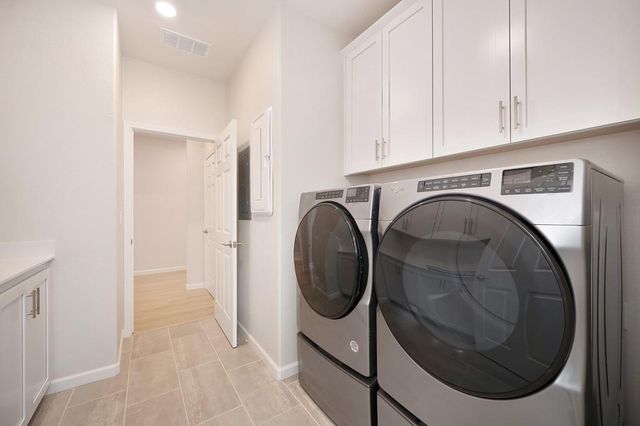 1697 Donner Ln, Lincoln, CA 95648