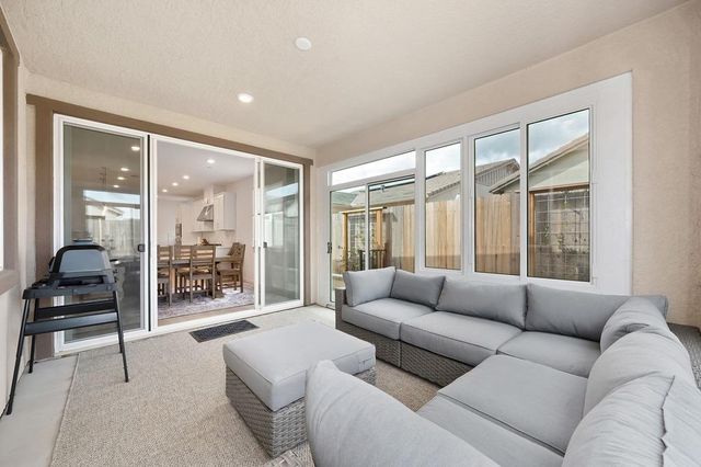 1697 Donner Ln, Lincoln, CA 95648