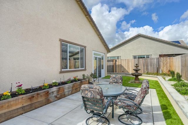 1697 Donner Ln, Lincoln, CA 95648