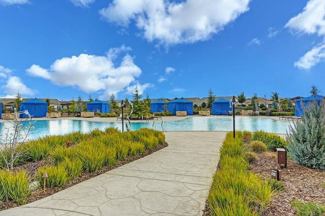 1697 Donner Ln, Lincoln, CA 95648