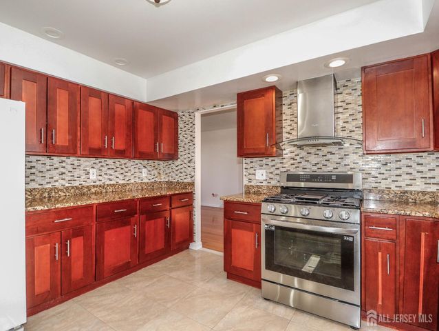 11 Lyric Drive, Colonia, NJ 07067