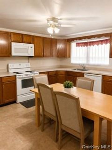 546 17th Street, West Babylon, NY 11704