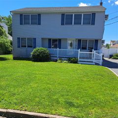 546 17th Street, West Babylon, NY 11704