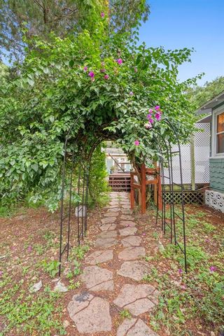 614 W UNIVERSITY AVENUE, Deland, FL 32720