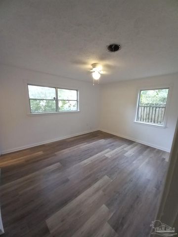 113 Berkley Dr, Pensacola, FL 32503