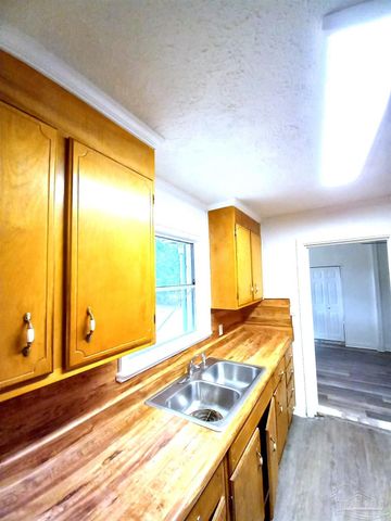 113 Berkley Dr, Pensacola, FL 32503