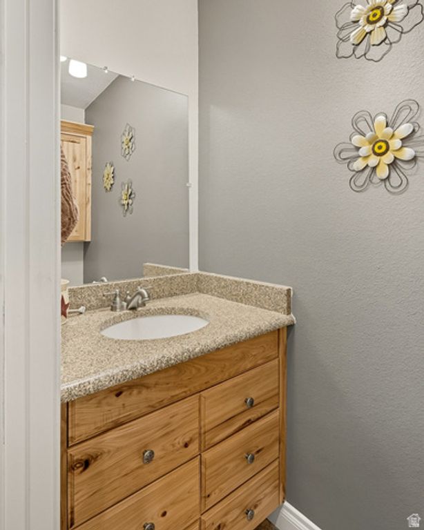 Image 14 of property listing at 351 W SKYLINE DR, Loa, UT 84747