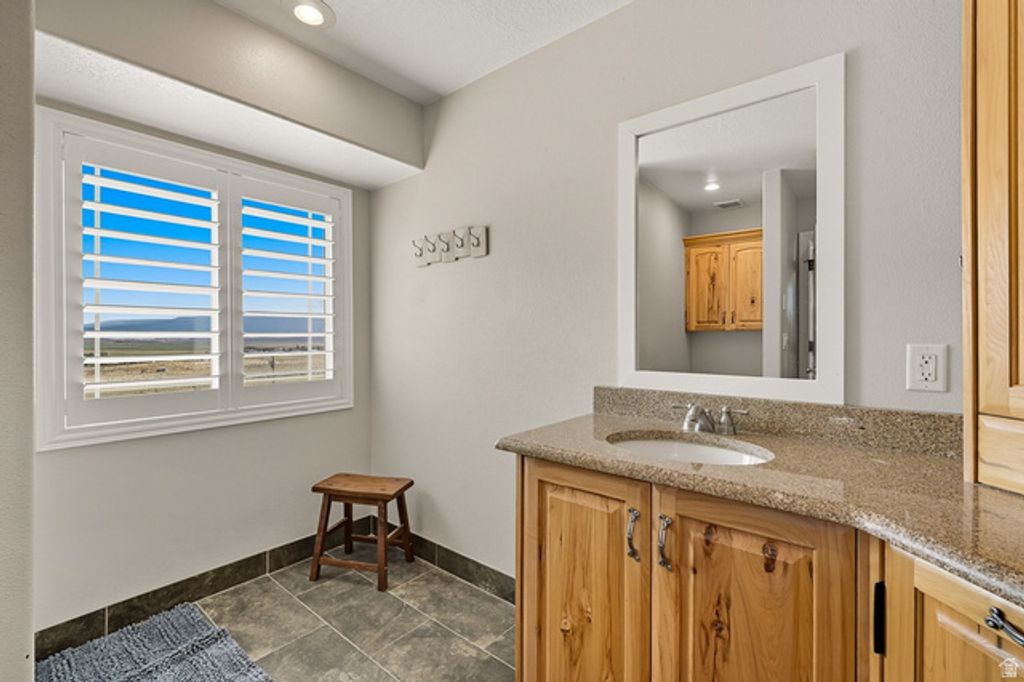 Image 21 of property listing at 351 W SKYLINE DR, Loa, UT 84747