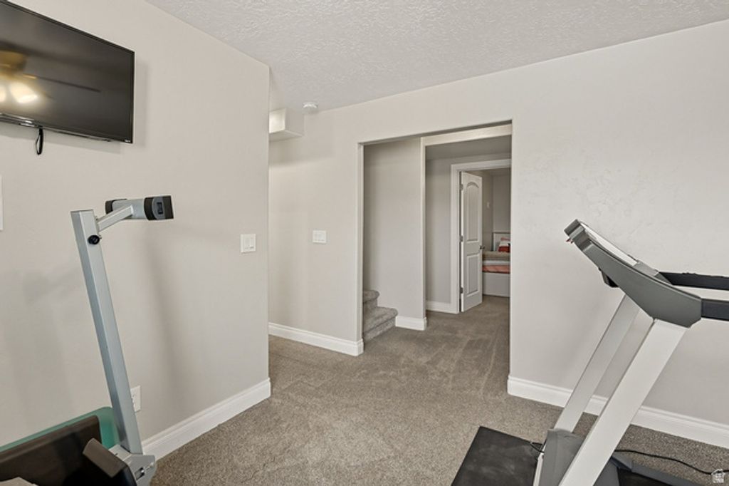 Image 31 of property listing at 351 W SKYLINE DR, Loa, UT 84747