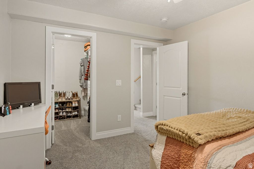 Image 33 of property listing at 351 W SKYLINE DR, Loa, UT 84747