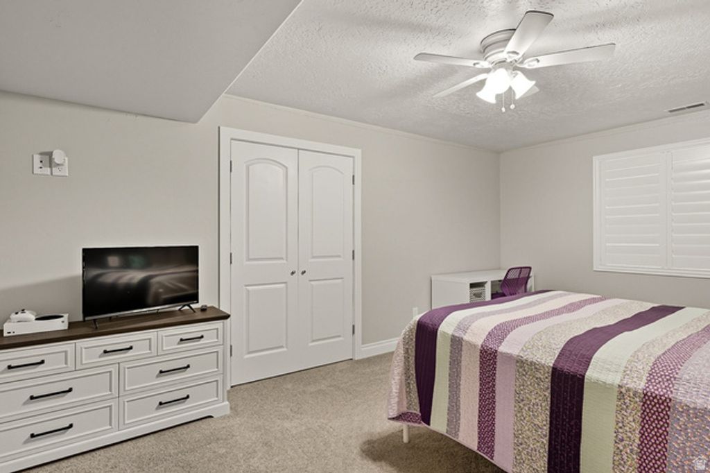Image 35 of property listing at 351 W SKYLINE DR, Loa, UT 84747