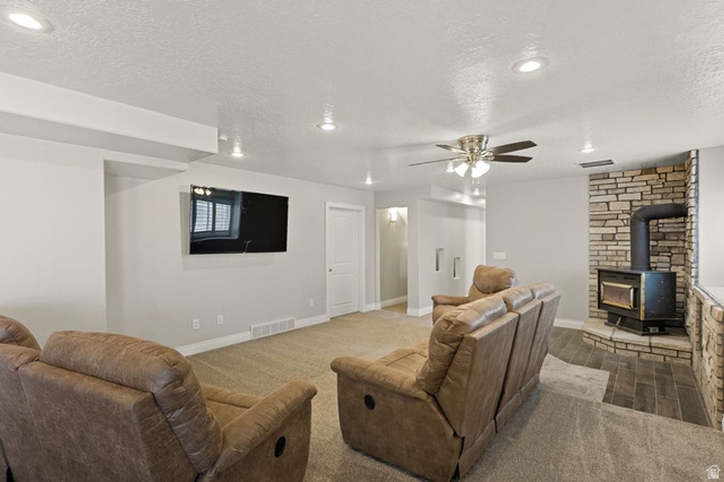 Image 37 of property listing at 351 W SKYLINE DR, Loa, UT 84747