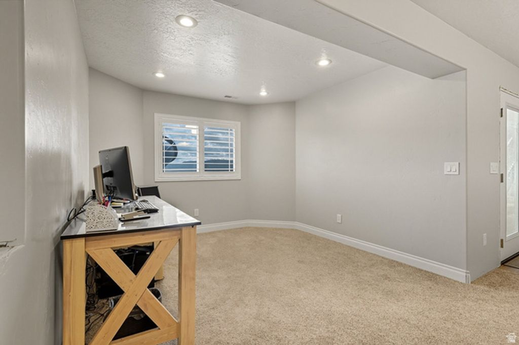 Image 40 of property listing at 351 W SKYLINE DR, Loa, UT 84747