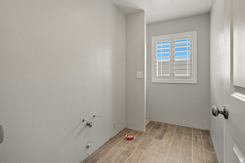 Image 42 of property listing at 351 W SKYLINE DR, Loa, UT 84747