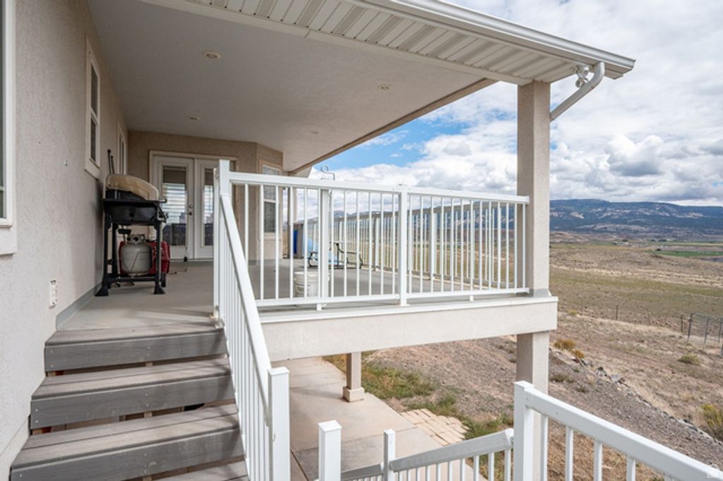 Image 49 of property listing at 351 W SKYLINE DR, Loa, UT 84747