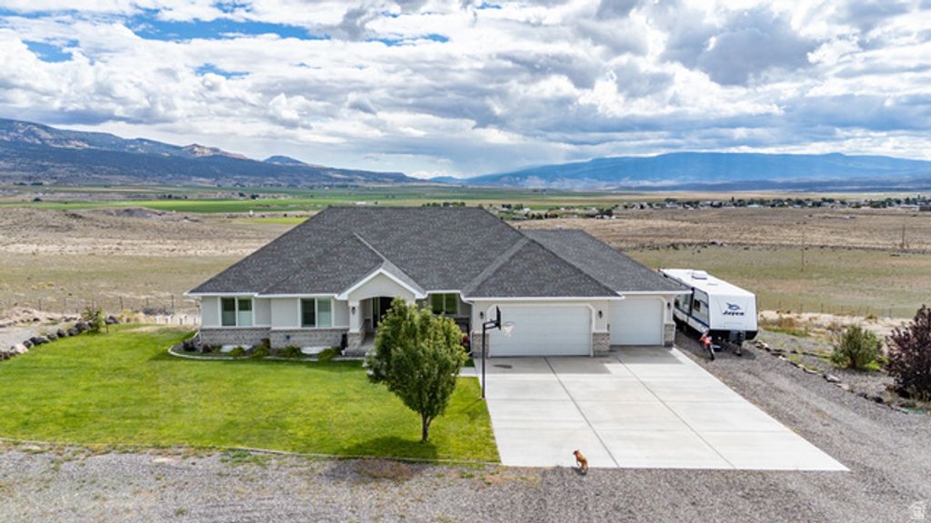 Image 52 of property listing at 351 W SKYLINE DR, Loa, UT 84747