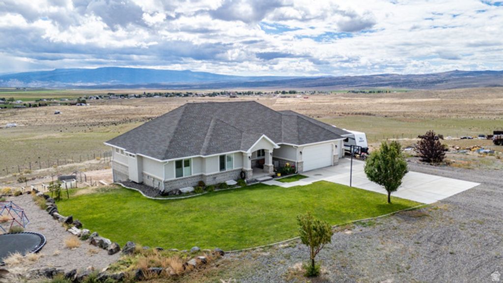 Image 53 of property listing at 351 W SKYLINE DR, Loa, UT 84747